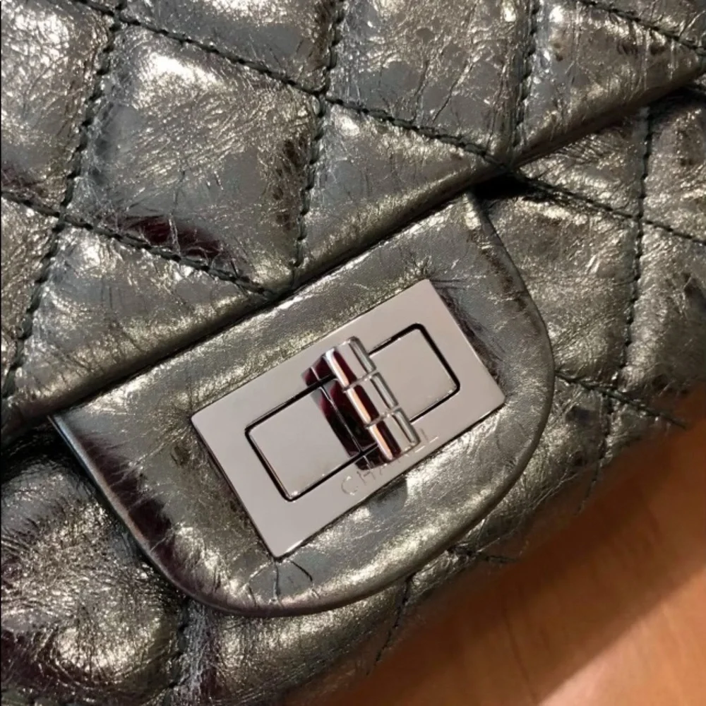 Chanel - Picture 9 of 10